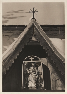 Tatry. Góralski "Ponjezus" przy kościele na Bukowinie