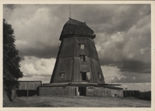 Stary wiatrak w Suwałkach (woj. białostockie)